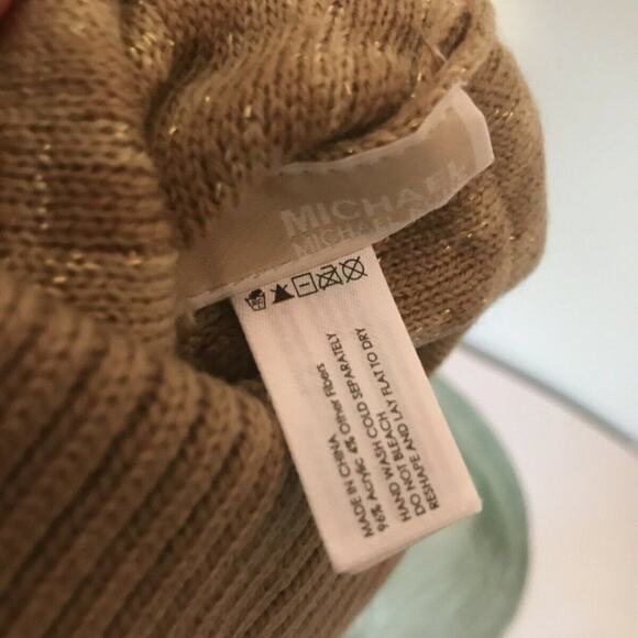 Michael Kors NEW Linear Monogram Logo Metalic Beanie Gold Winter One Size - Picture 8 of 8